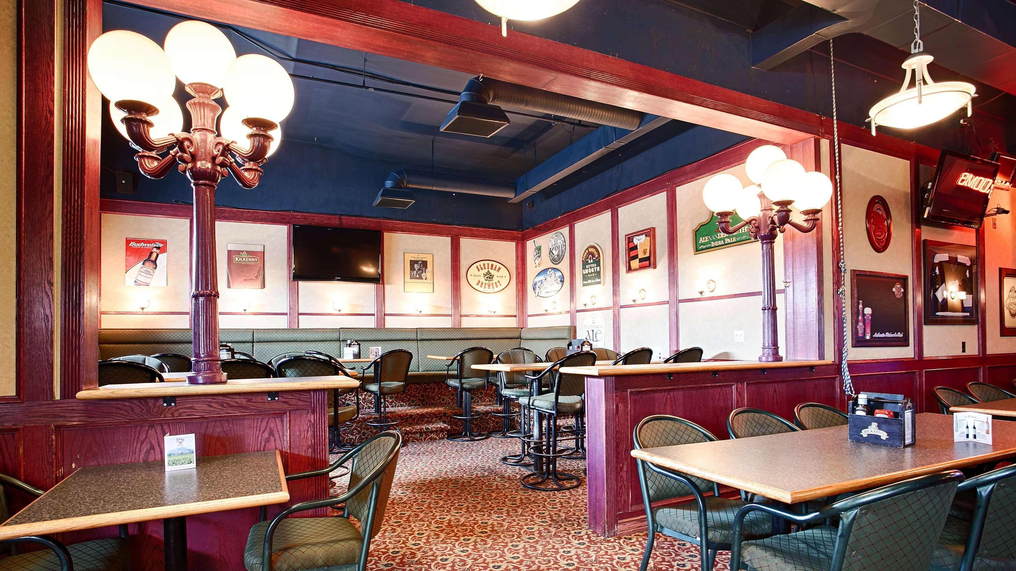 Best Western High Road Inn Edson Buitenkant foto