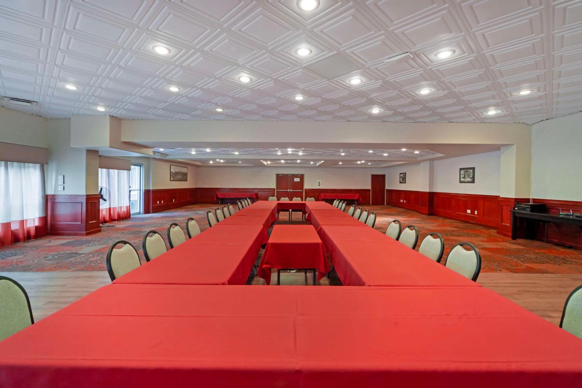 Best Western High Road Inn Edson Buitenkant foto